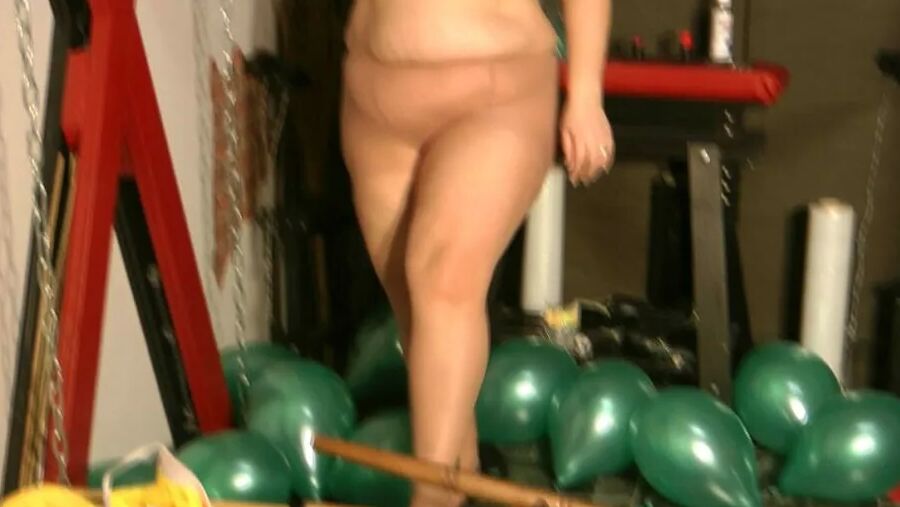 Brown stockings and green balloons