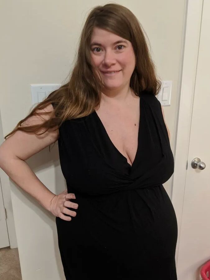 Pregnant BBW Exhibitionist