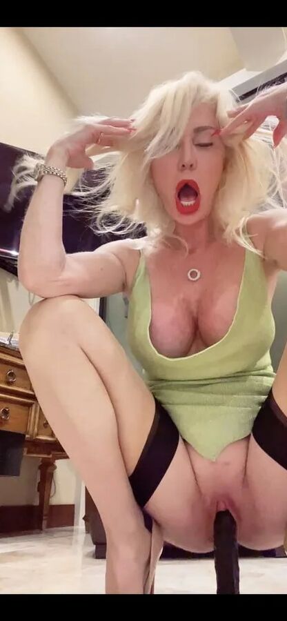 I love taking and posting nasty photos for men to jerk to.