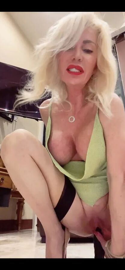 I love taking and posting nasty photos for men to jerk to.