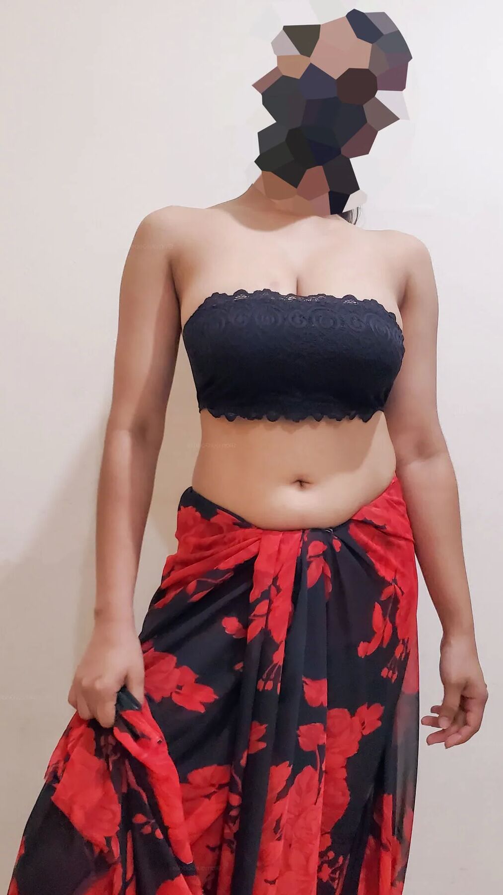 Perfect body Big Boobs Busty girl in a Saree