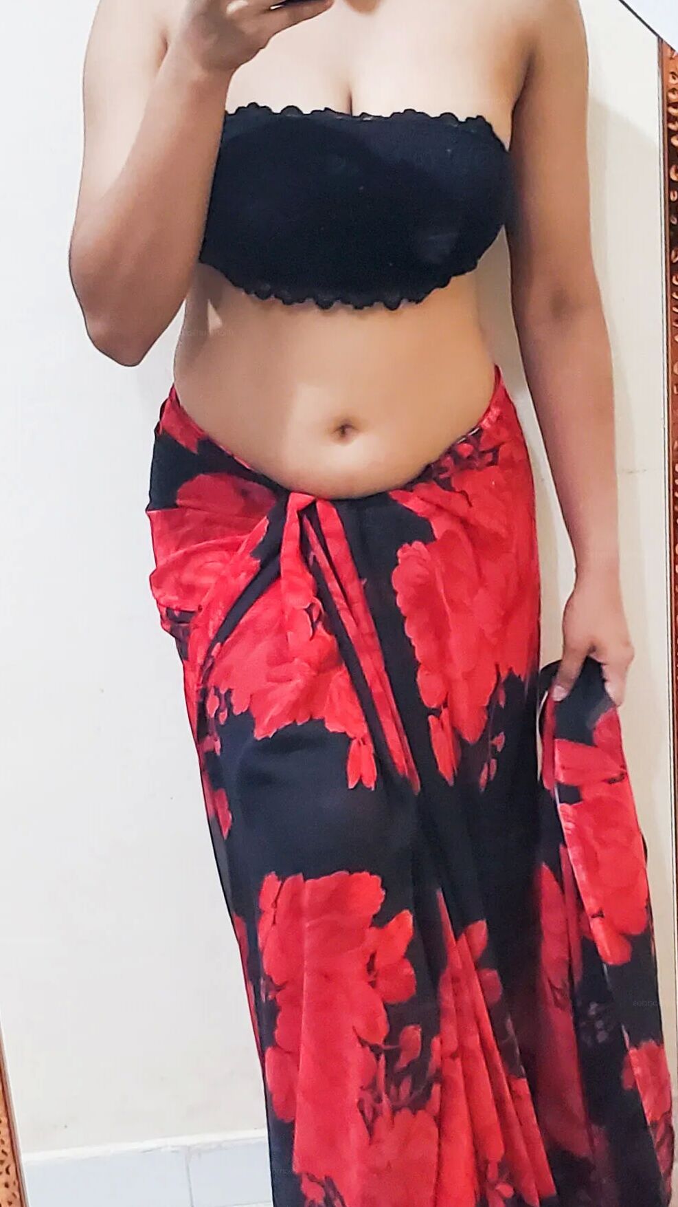 Perfect body Big Boobs Busty girl in a Saree