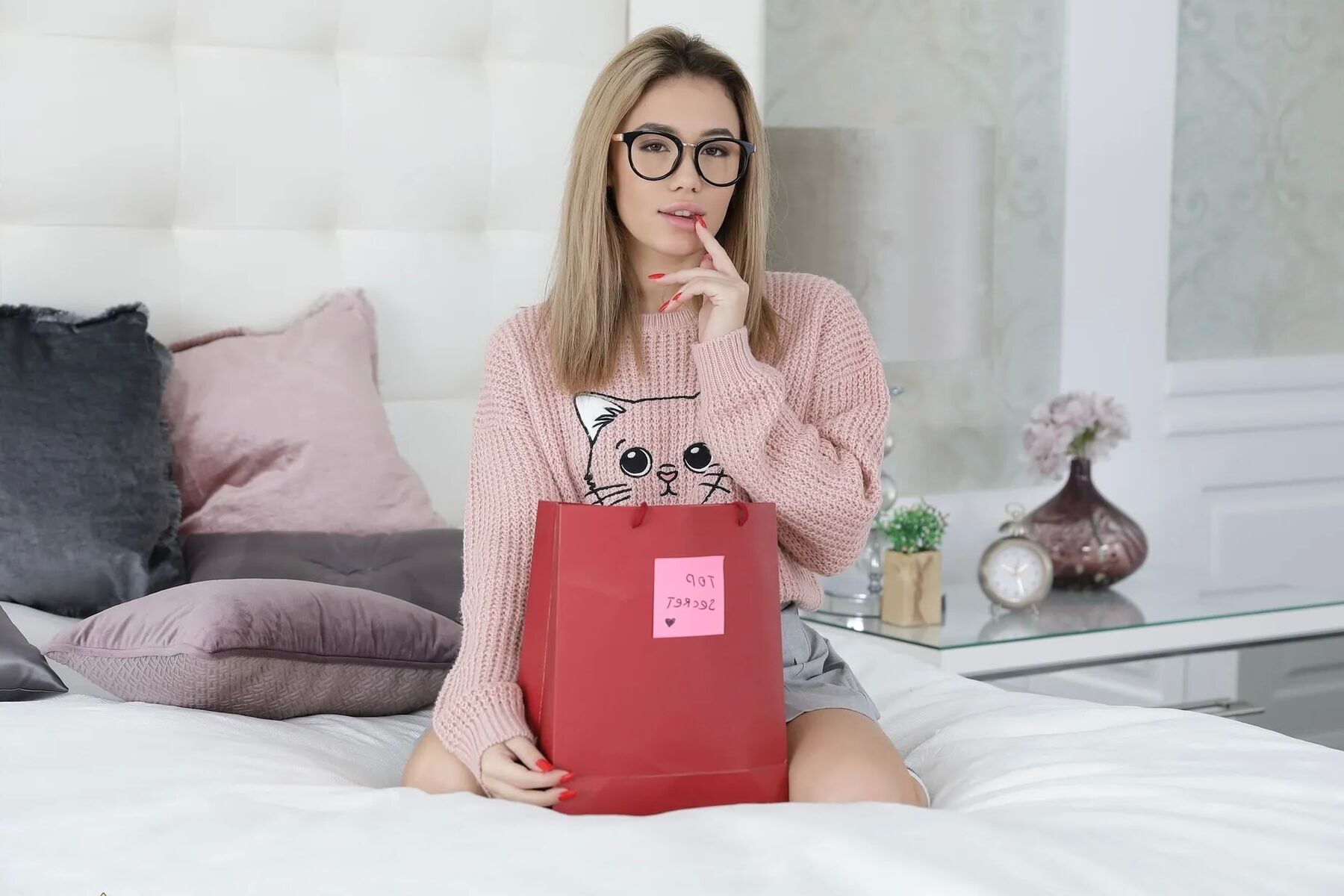 SÓLO TARTAS - La sexy adolescente Rika Fane seduce a su amigo sexual nerd