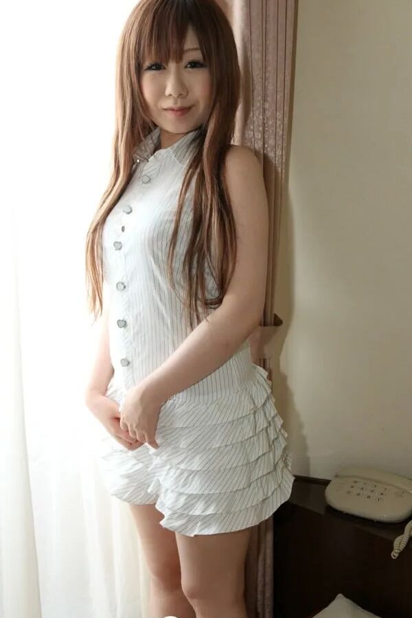 Hot Asian beauty reveals her stunning body