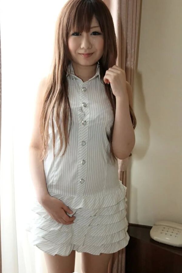 Hot Asian beauty reveals her stunning body