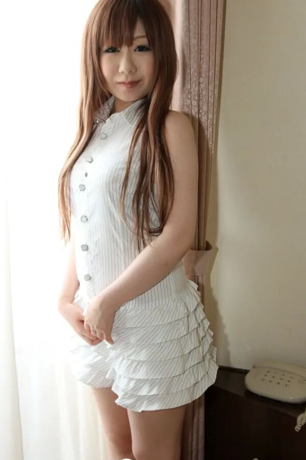 Hot Asian beauty reveals her stunning body