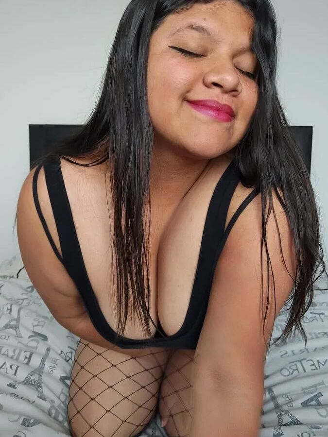 A Very hot day With my big Tits and a top