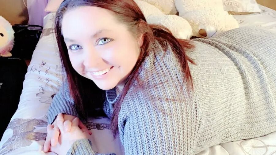Cutie with a Booty is Cold Photoset