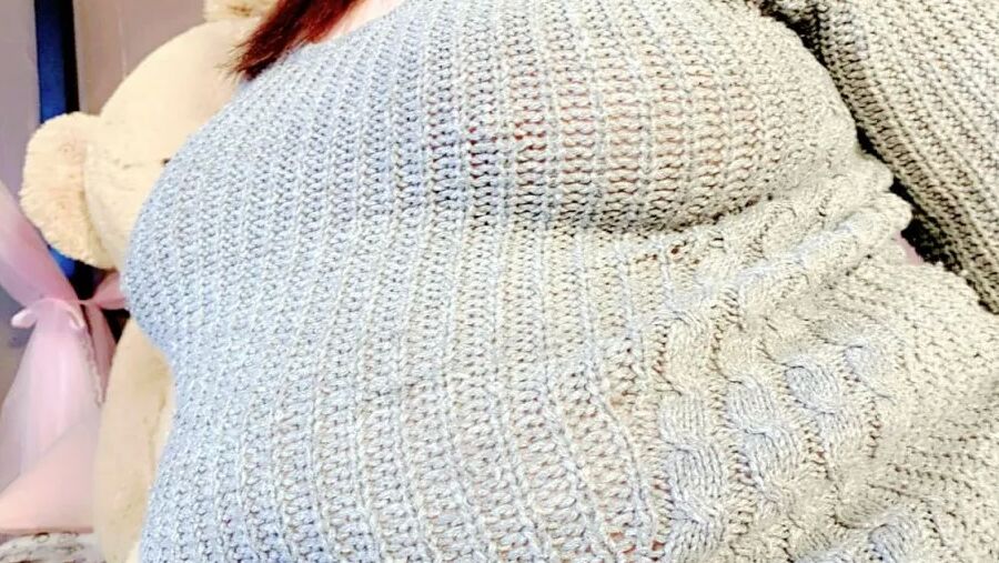 Cutie with a Booty is Cold Photoset
