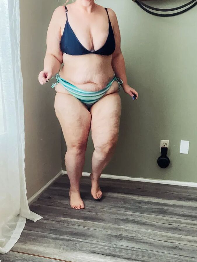 BBW Tries on a Micro Bikini striping down and gets naked