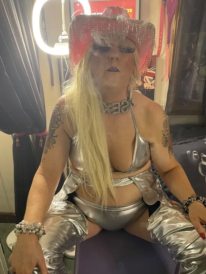 SHIRLEY COWGIRL SLUT