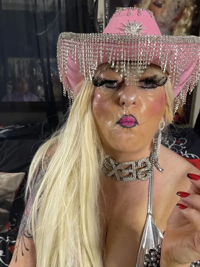 SHIRLEY COWGIRL SLUT