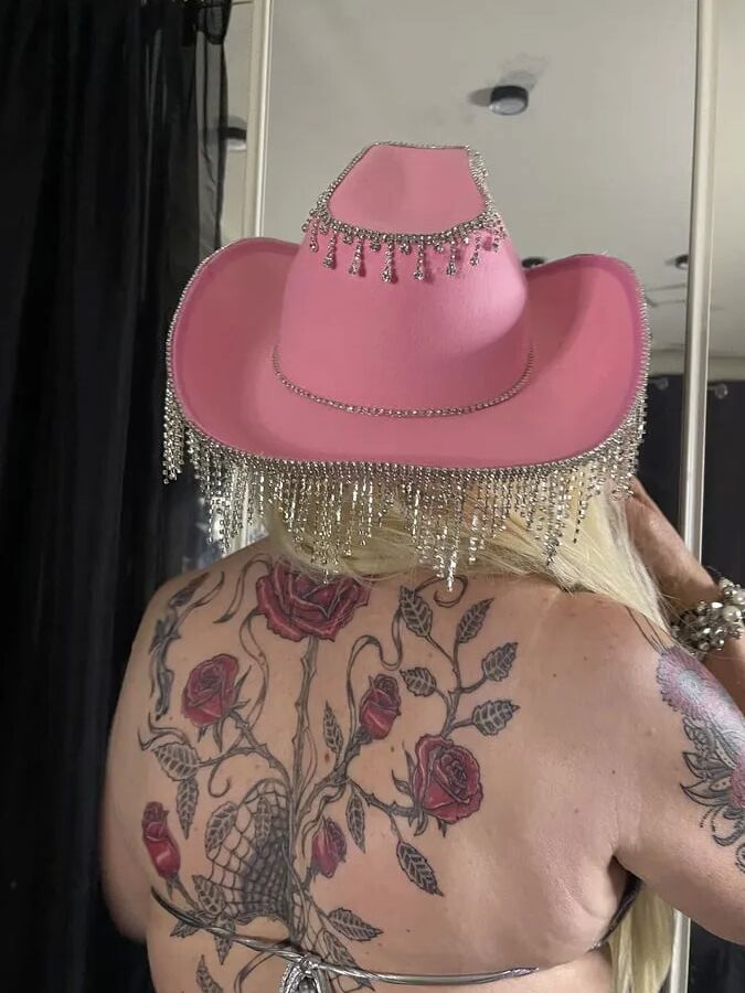 SHIRLEY COWGIRL SLUT