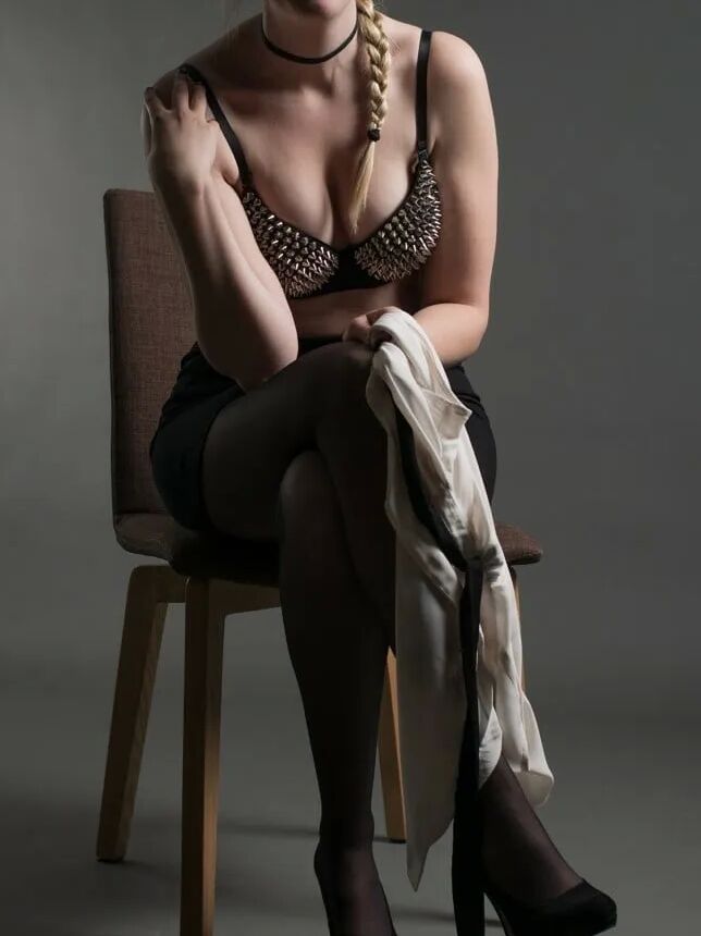 German mistress in stockings seduces slave - clothedplesures