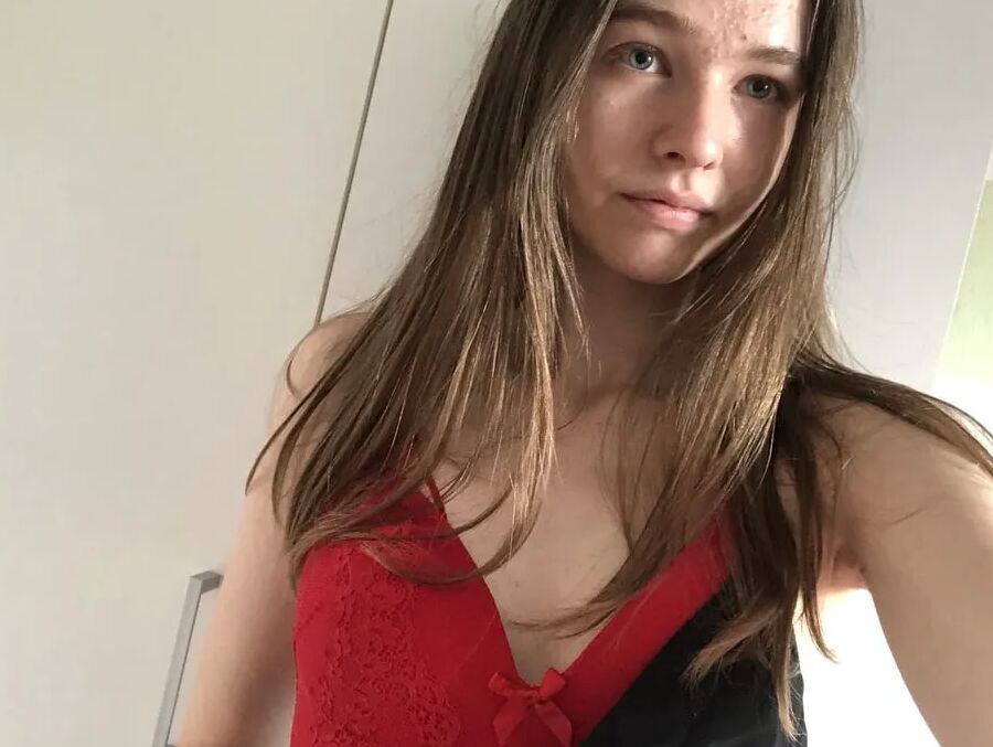 My Pix! 18yo Full Set Nudes and Pussy closeup