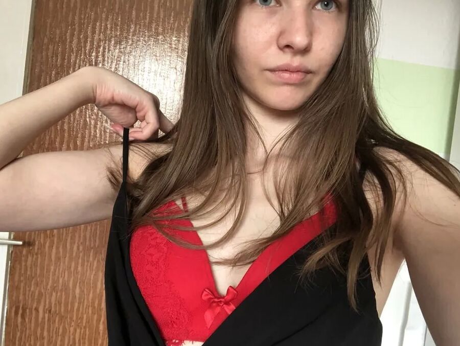 My Pix! 18yo Full Set Nudes and Pussy closeup