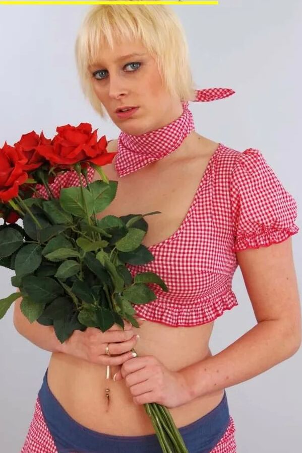 Photo shoot with blonde cum slut Dany Sun in a Bavarian dres