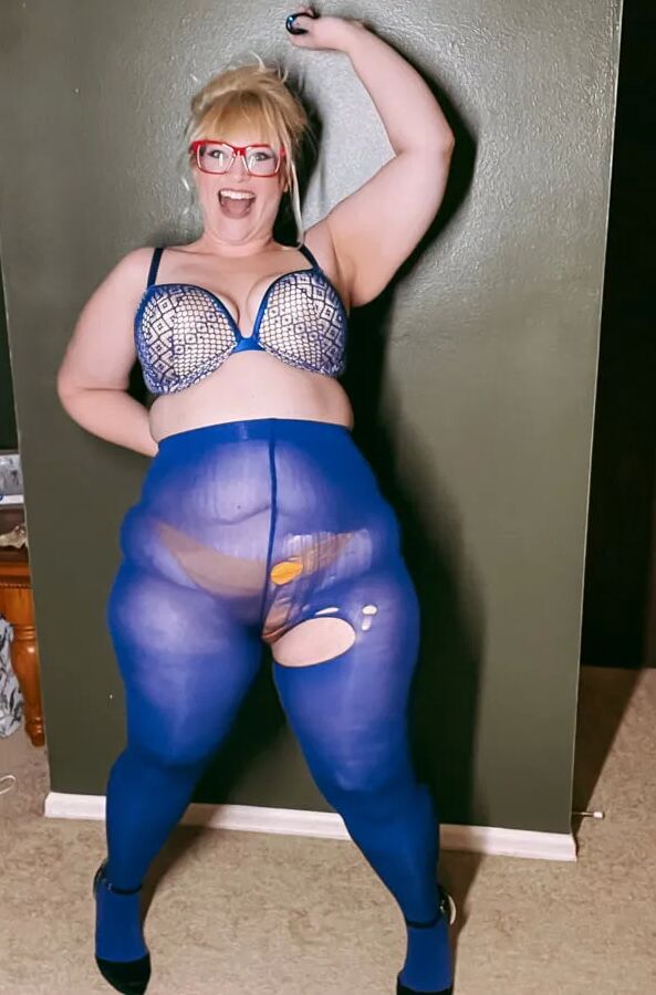 Blue Pantyhose Stinky Nylons Fat Ass BBW Milf Goddess
