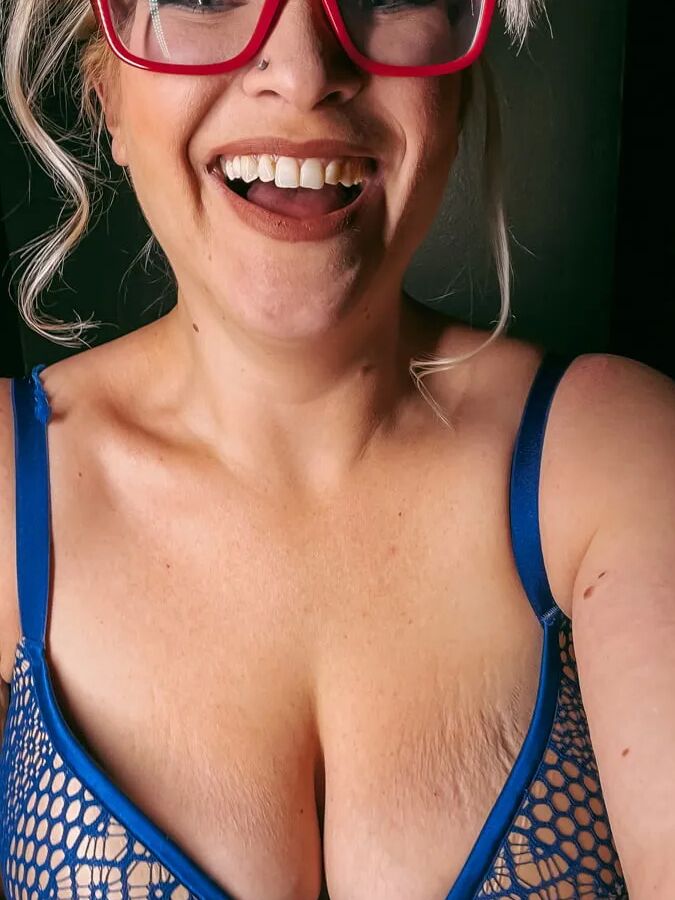 Blue Pantyhose Stinky Nylons Fat Ass BBW Milf Goddess