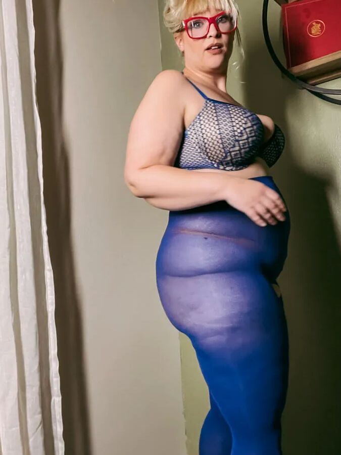 Blue Pantyhose Stinky Nylons Fat Ass BBW Milf Goddess