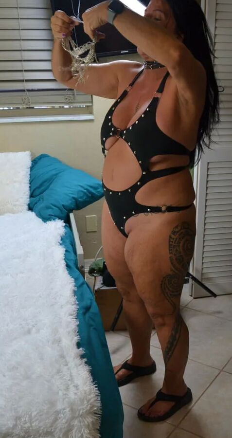 Fuck Toy Abusing Clit