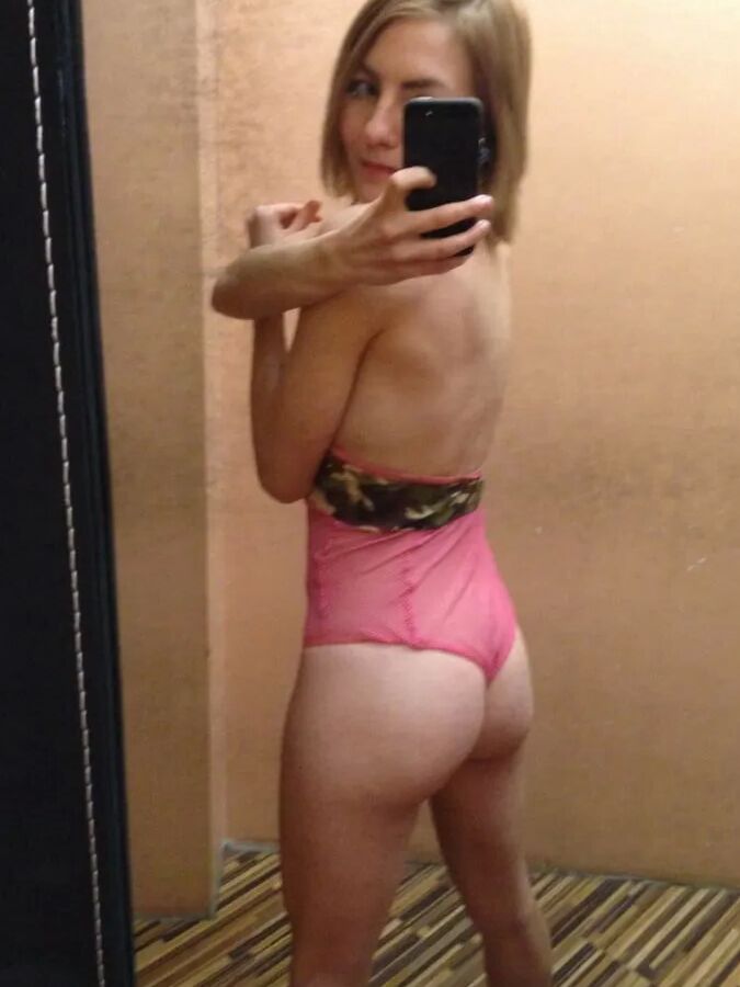 Horny Mom Taking Selfies Of Herself