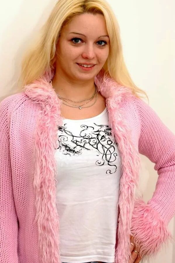 Photo shoot with blonde cum slut Viktoria - part 2