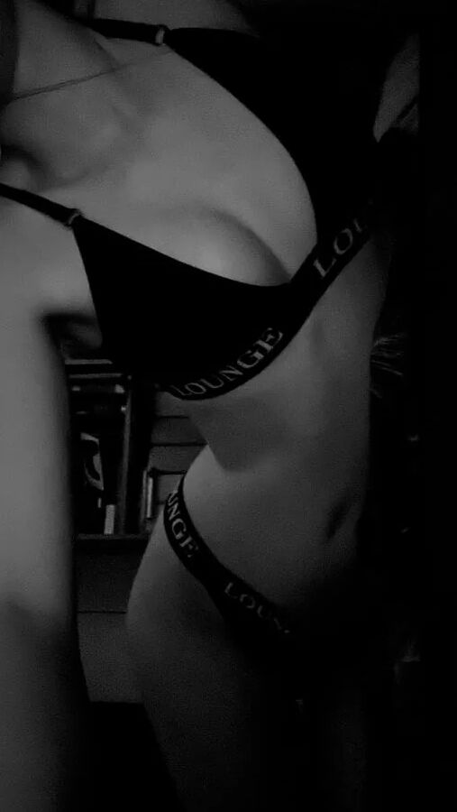 Ich bins, Emmi Skinny teen 18yo