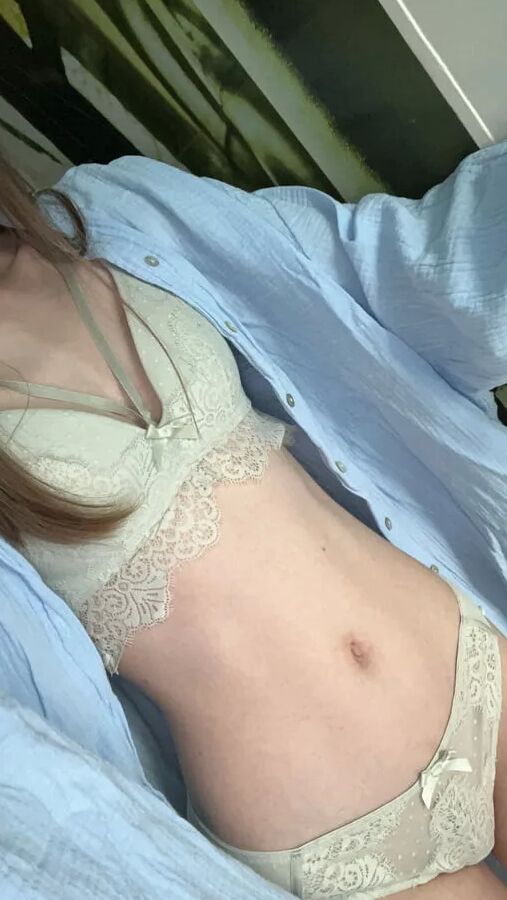 Ich bins, Emmi Skinny teen 18yo