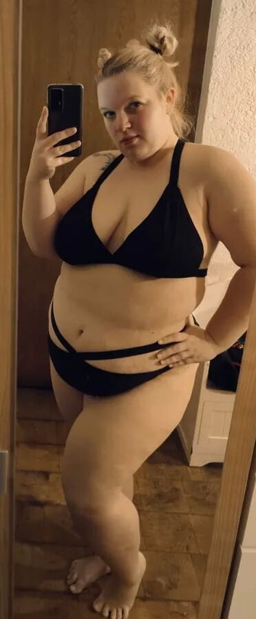 Curvy Hanna