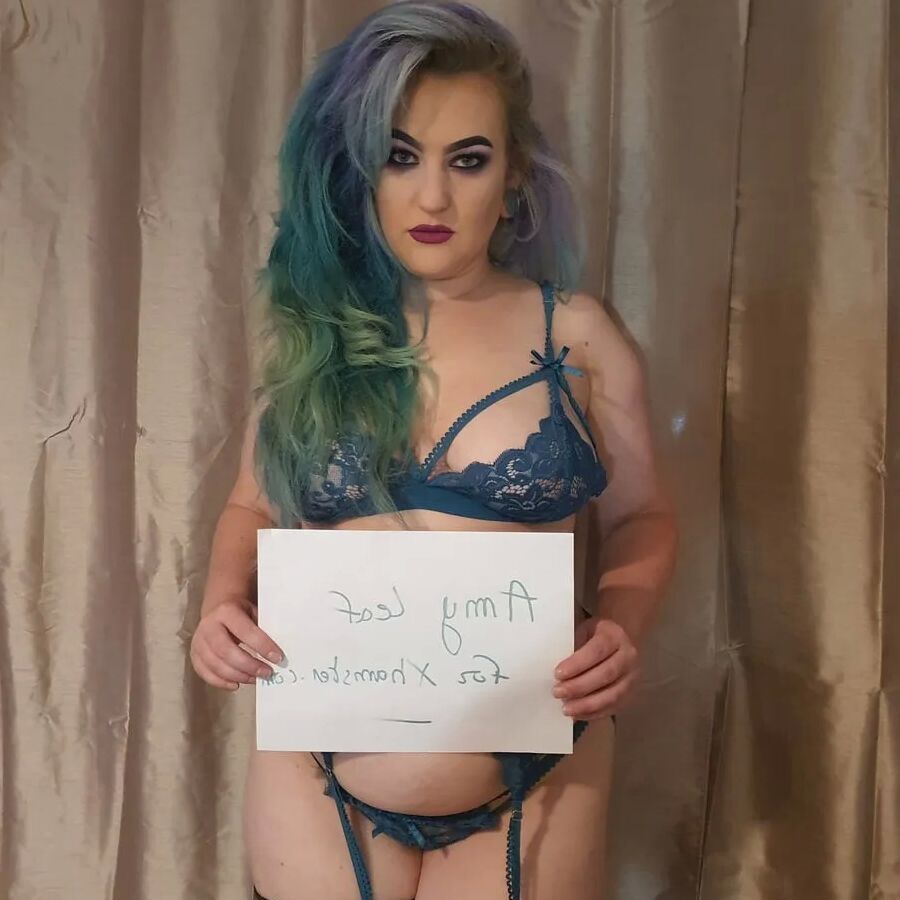 Hot MILF Amy Leaf
