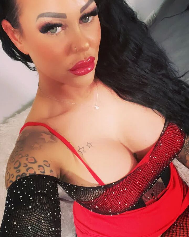 Hotmilfbitch Free Photos