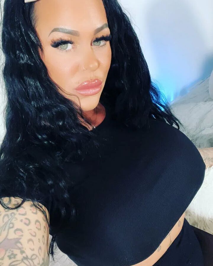 Hotmilfbitch Free Photos