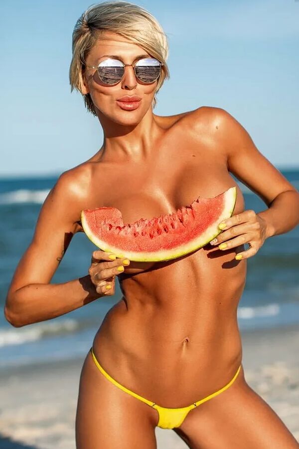 OlyaLove Free Photos