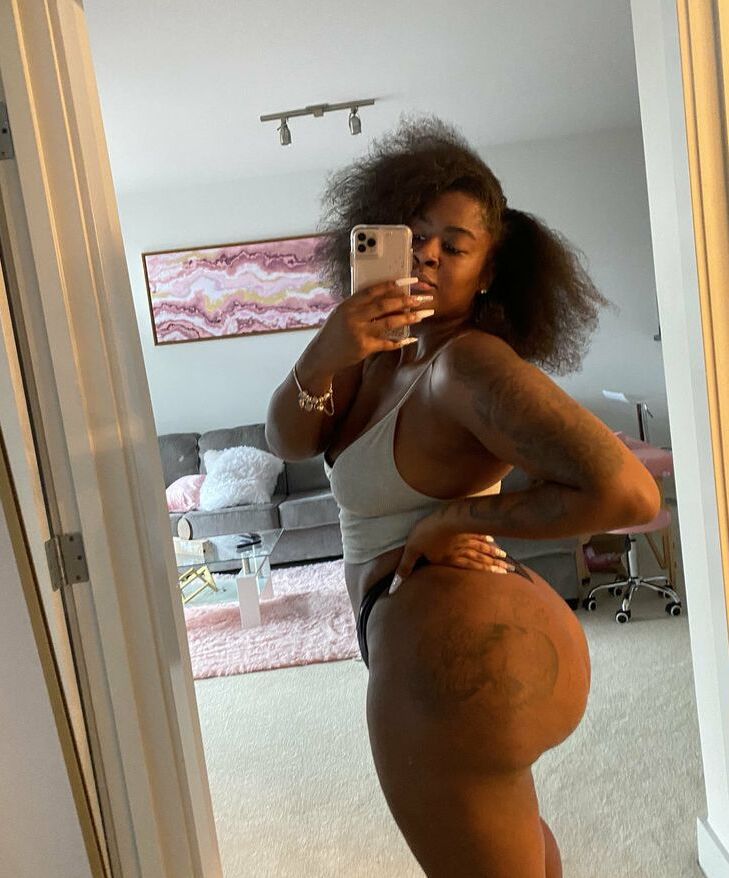 Sweettoothh nude