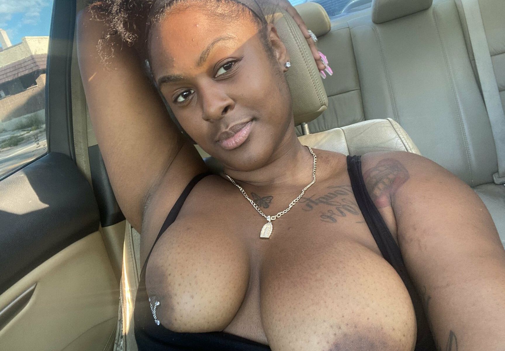Sweettoothh nude