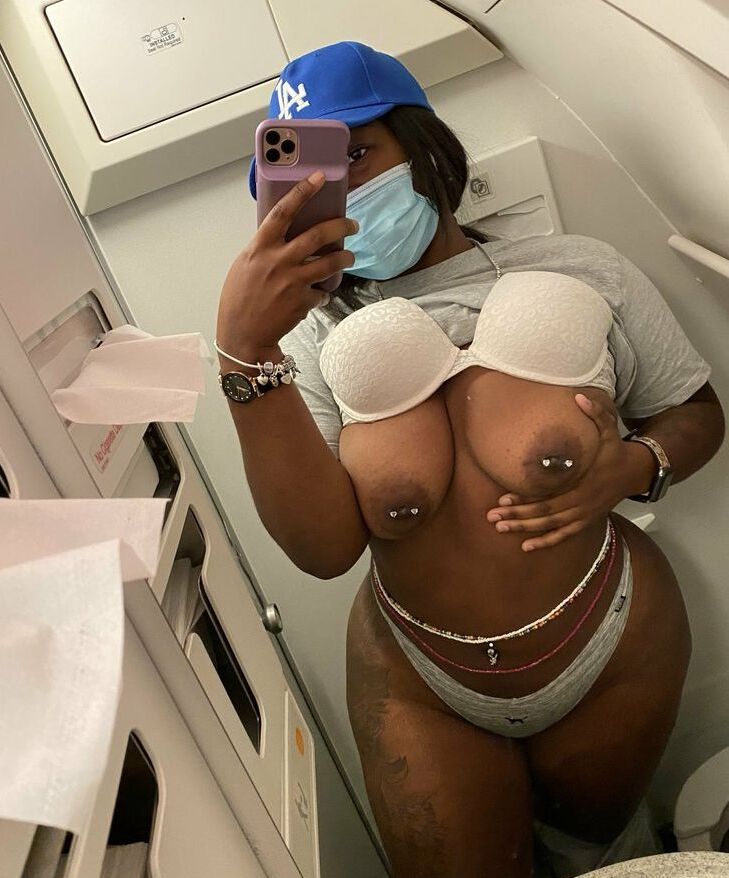 Sweettoothh nude