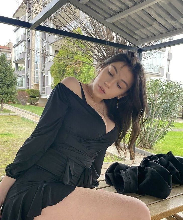 Cansu Cakal nude