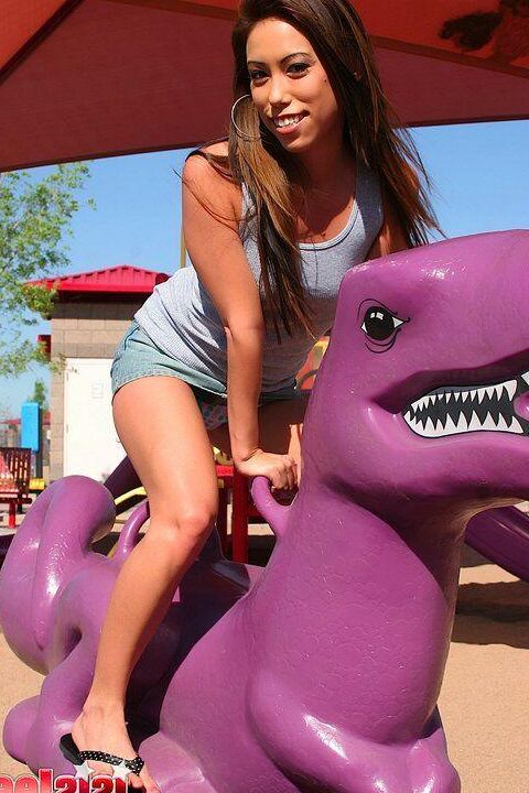 Pictures of teen chick Isis Lee flashing at a park