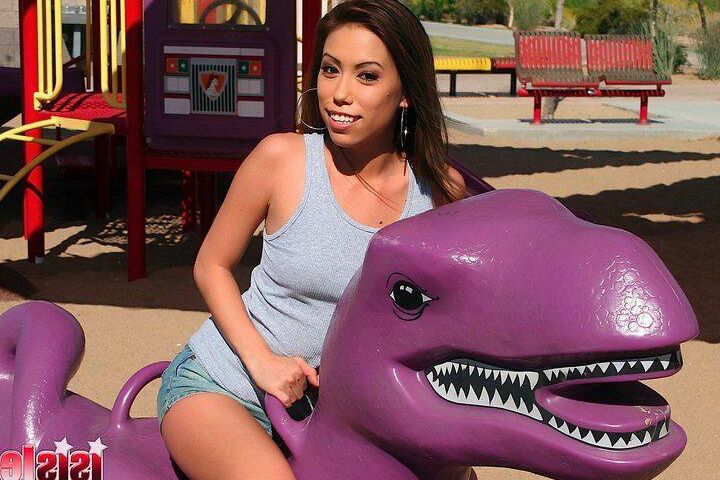 Pictures of teen chick Isis Lee flashing at a park