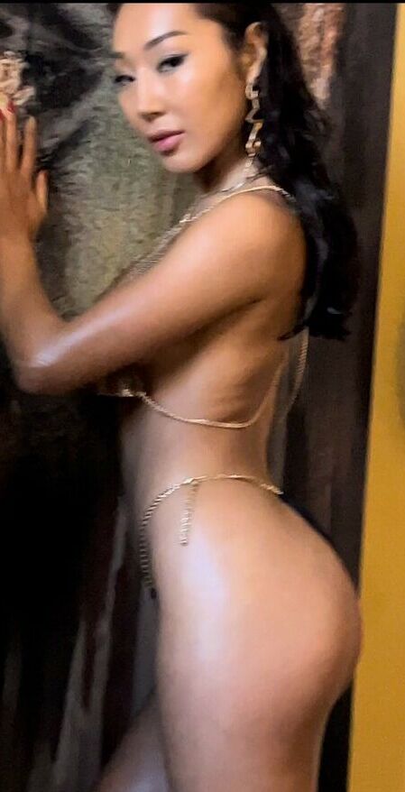 Nora Kyzy nude