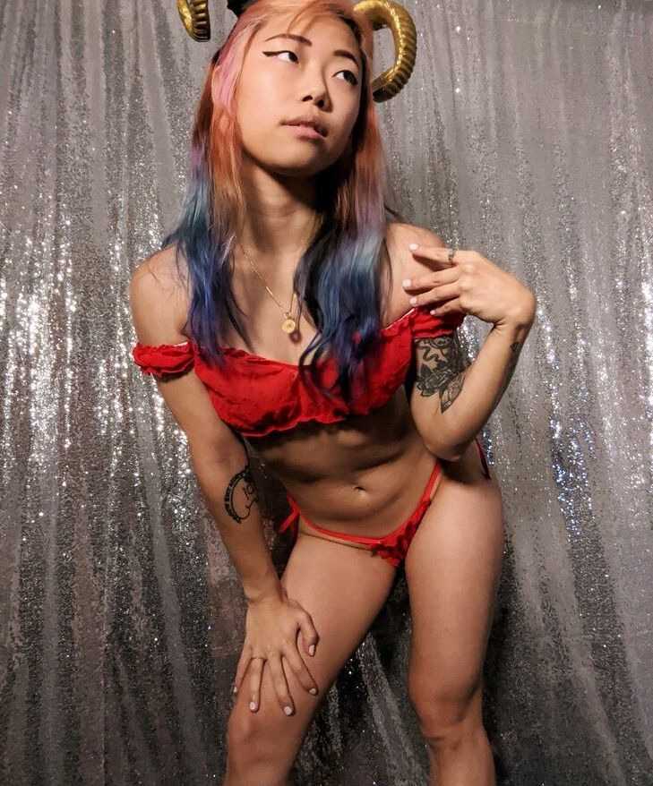 Parallaxstella nude