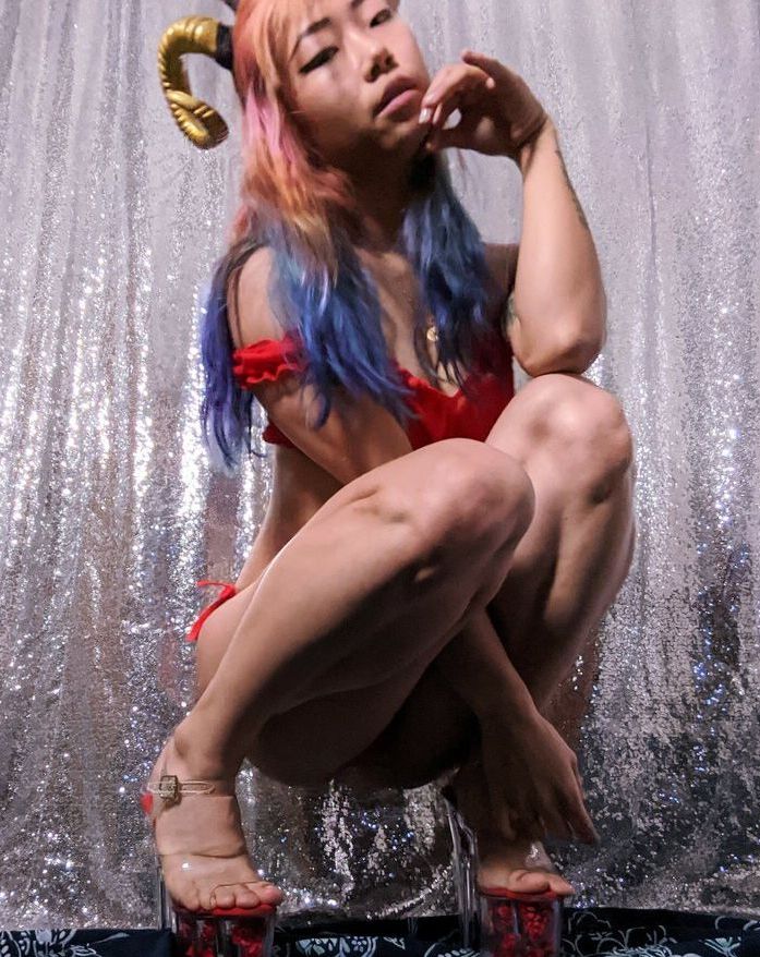 Parallaxstella nude
