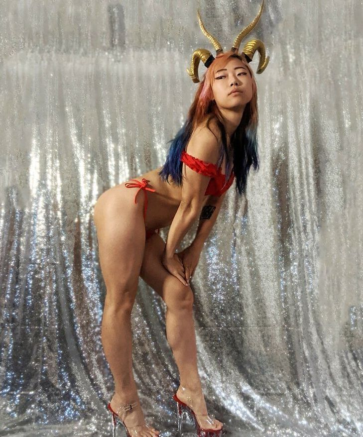 Parallaxstella nude