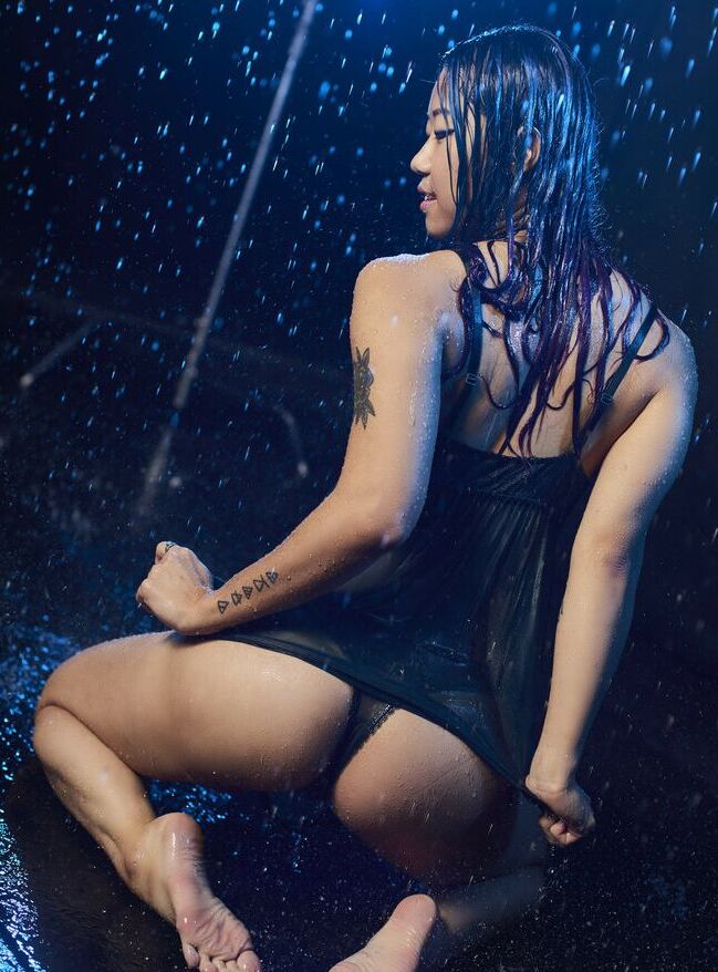 Parallaxstella nude