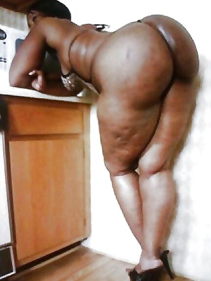 ITS JUST SUMTHIN ABOUT ASS IN THE KITCHEN VOL.