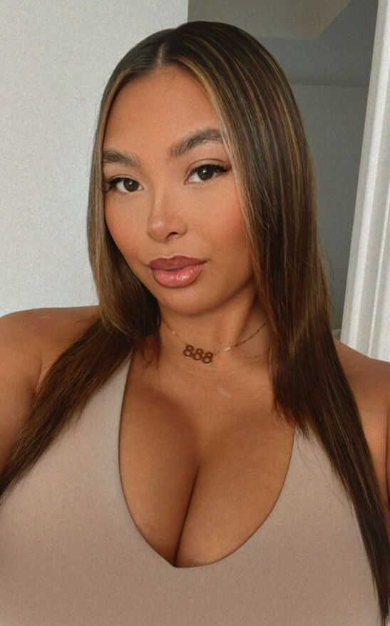Linda Vo nude