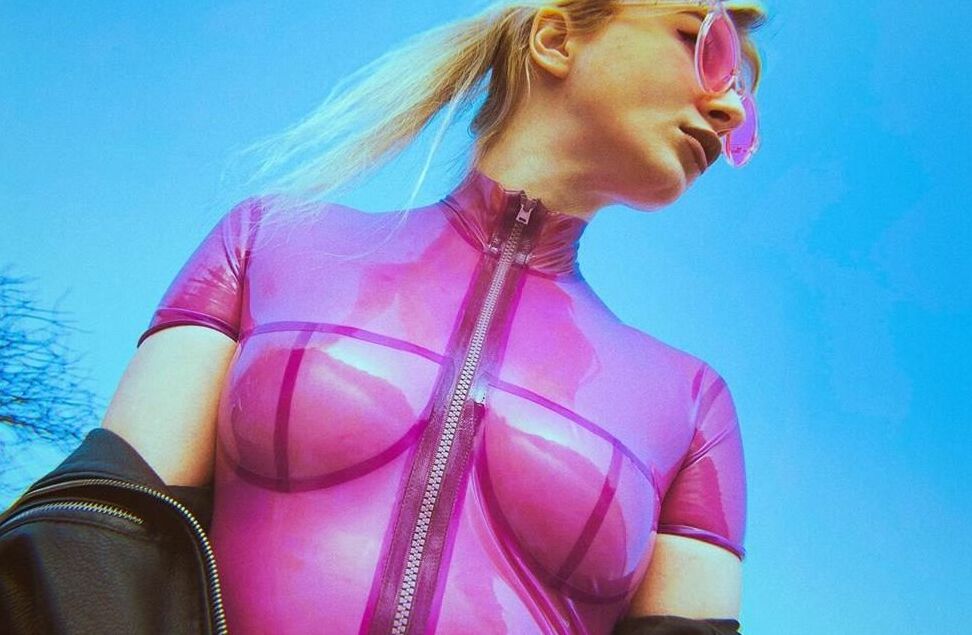 Bronnica nude