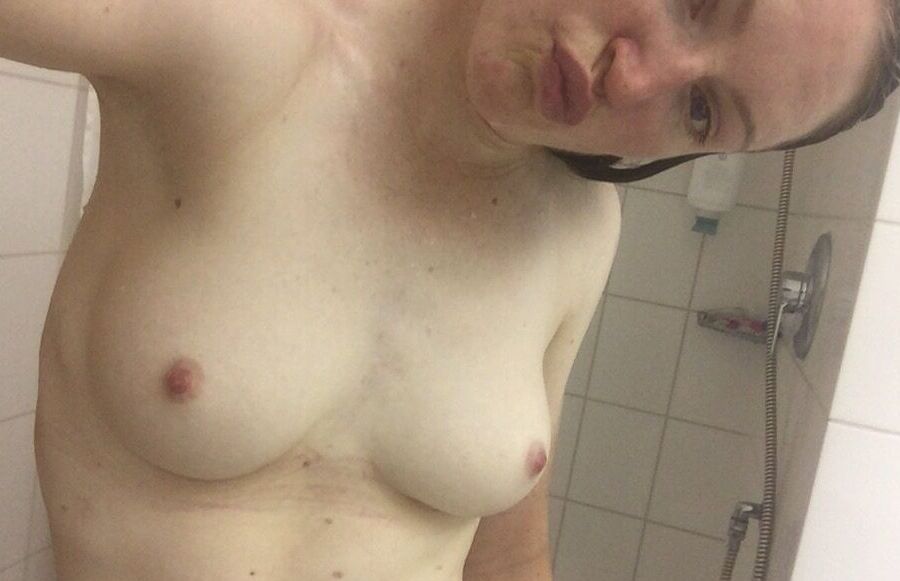Lauren Kitchen nude