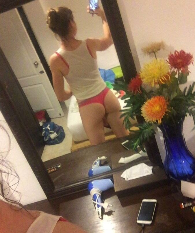 Lauren Kitchen nude